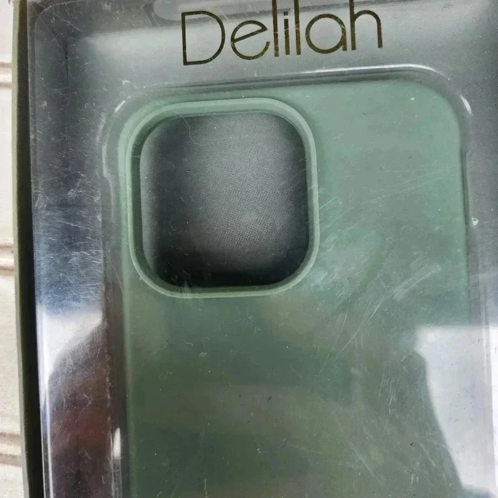 IPhone 13/13 Pro Delilah Case Damaged Box